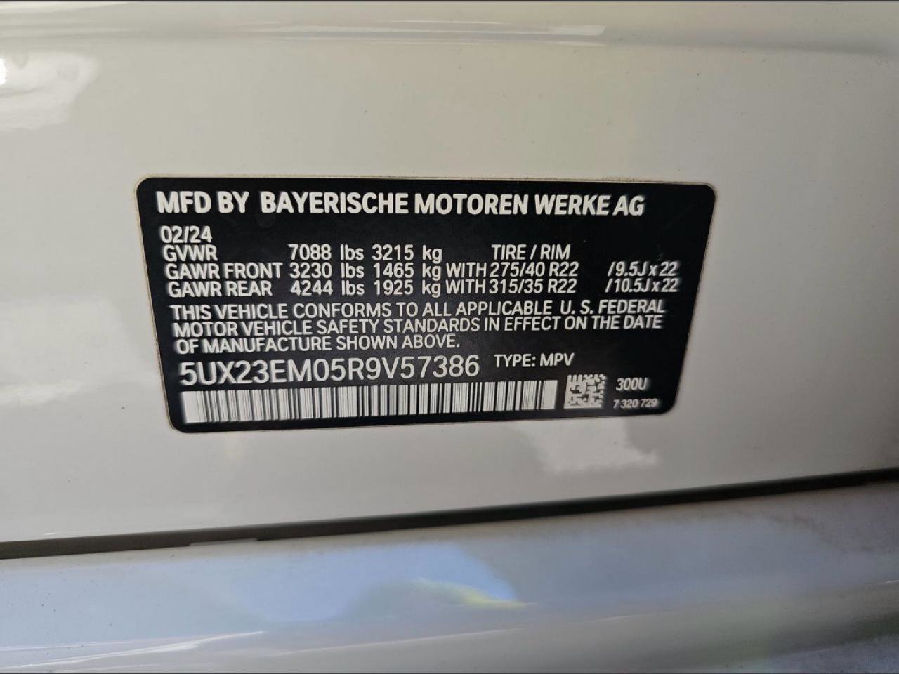 Used 2024 BMW X7 xDrive40i w/ M Sport Package AWD/4WD image 8
