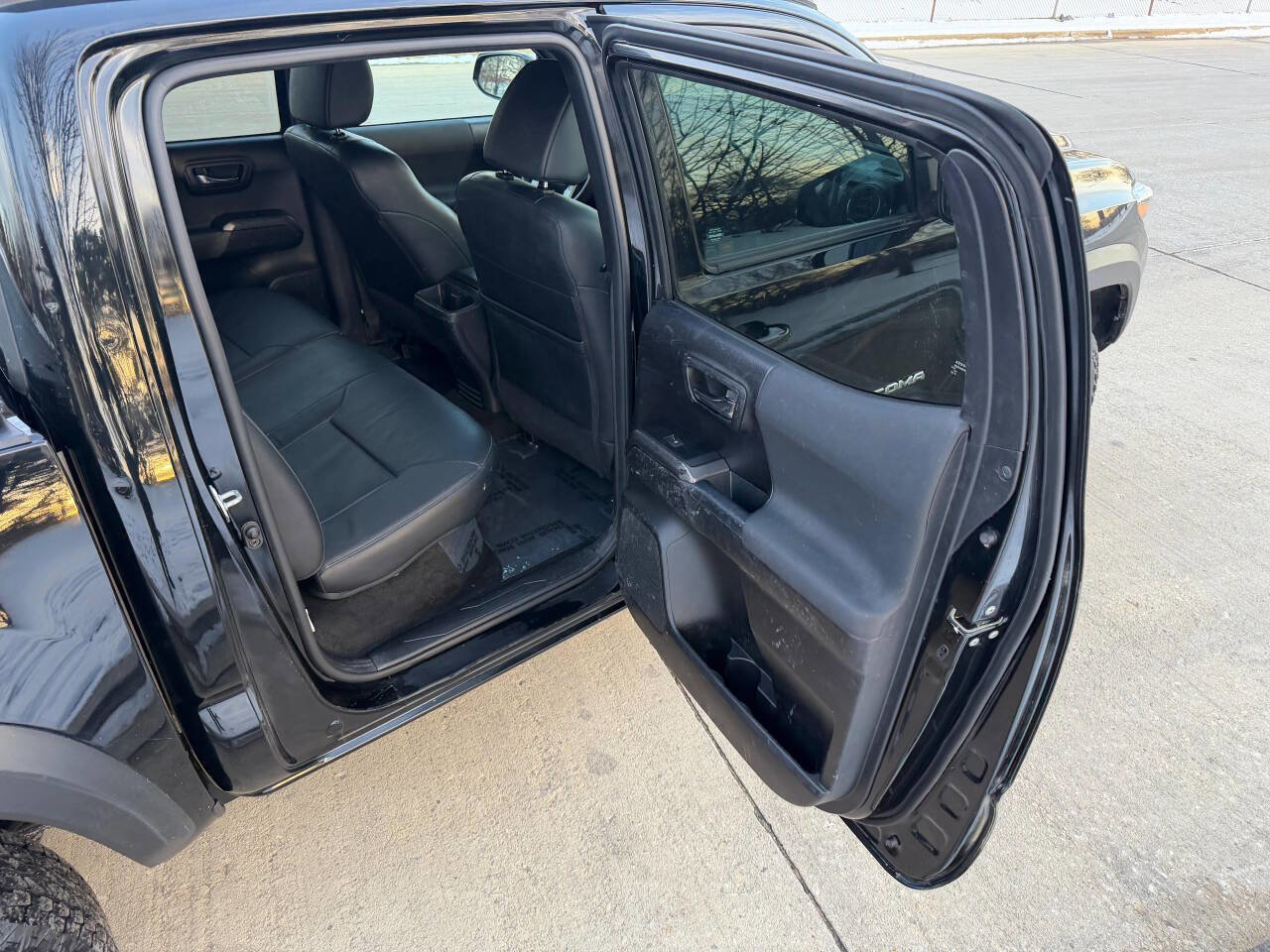 Used 2021 Toyota Tacoma TRD Off-Road w/ TRD Premium Off Road Package image 31