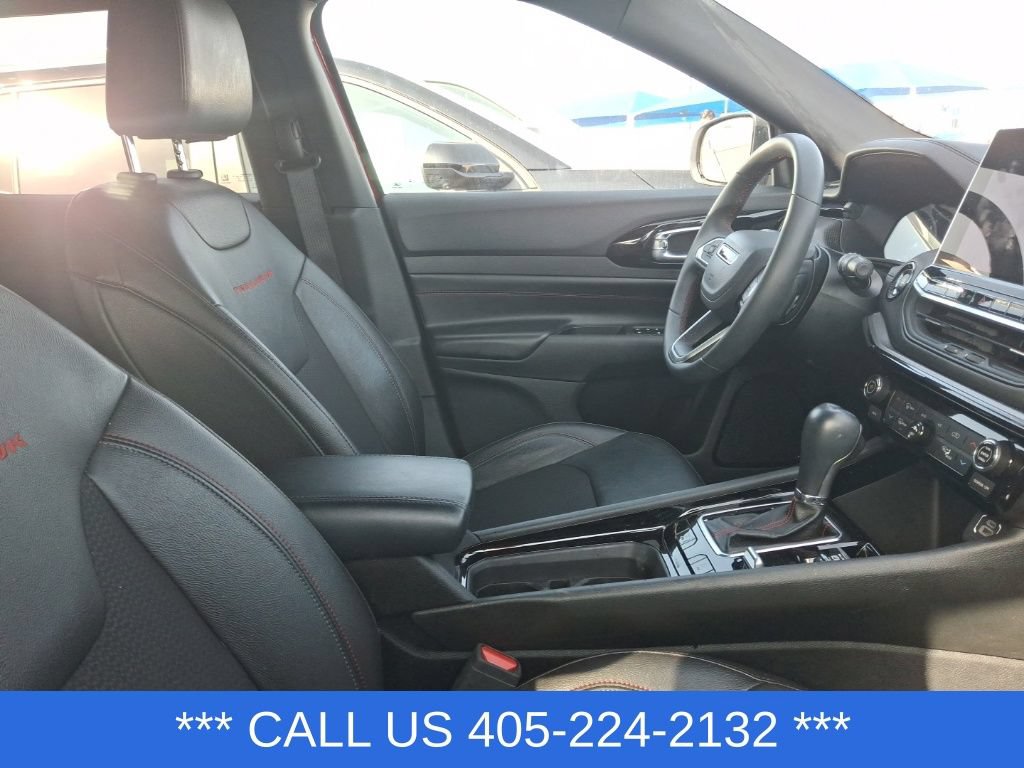 Used 2025 Jeep Compass Trailhawk AWD/4WD image 20