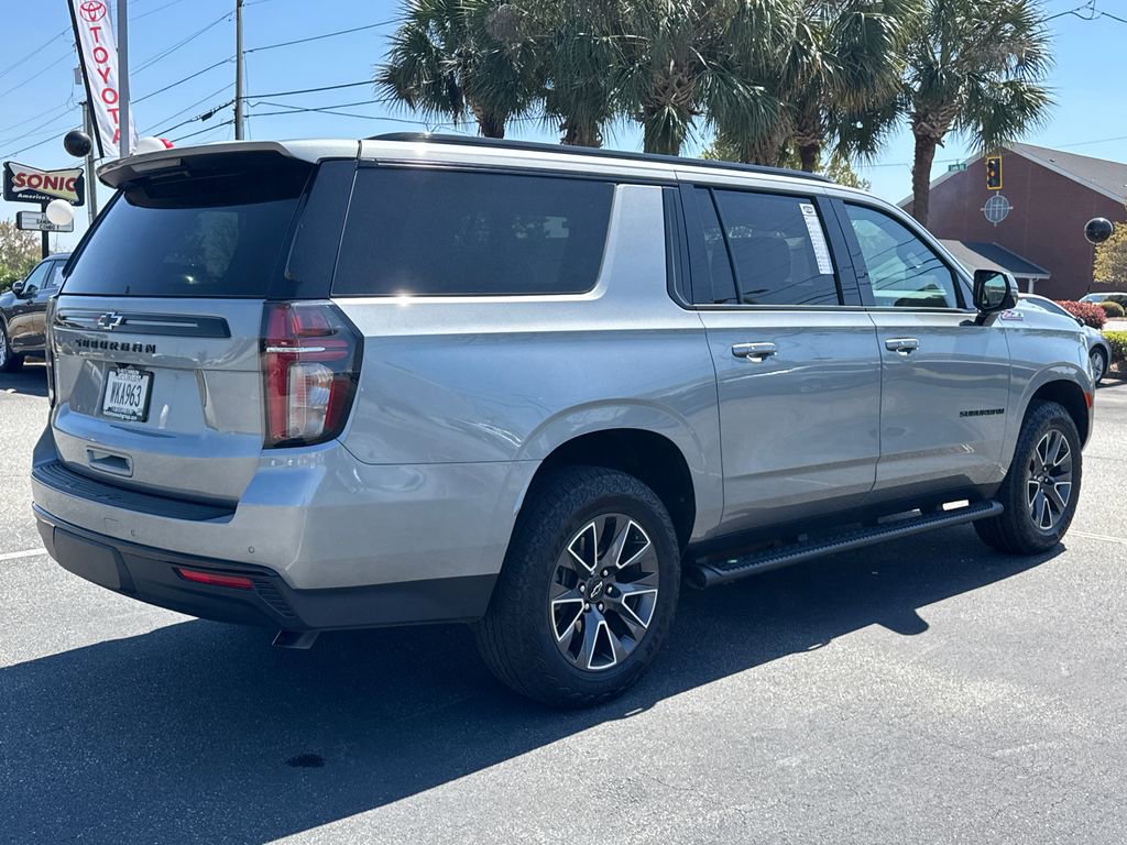 Used 2023 Chevrolet Suburban Z71 w/ Luxury Package image 3