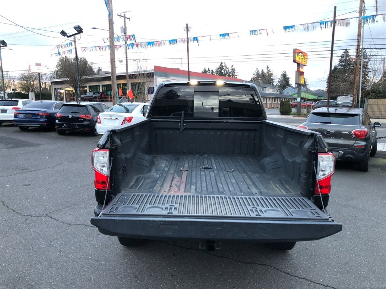 Used 2017 Nissan Titan PRO-4X image 7