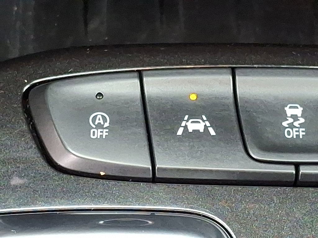 Used 2024 Chevrolet TrailBlazer RS w/ Driver Confidence Package image 24