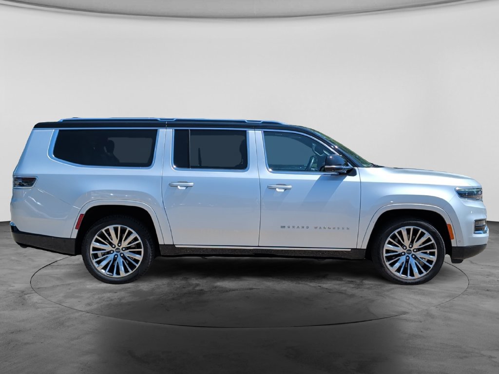 Used 2024 Jeep Grand Wagoneer L Series III AWD/4WD image 8