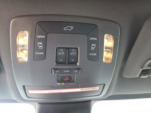 Used 2023 Toyota Sienna XSE image 25