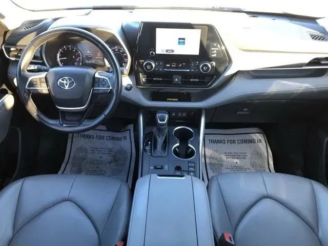 Used 2023 Toyota Highlander XLE image 30