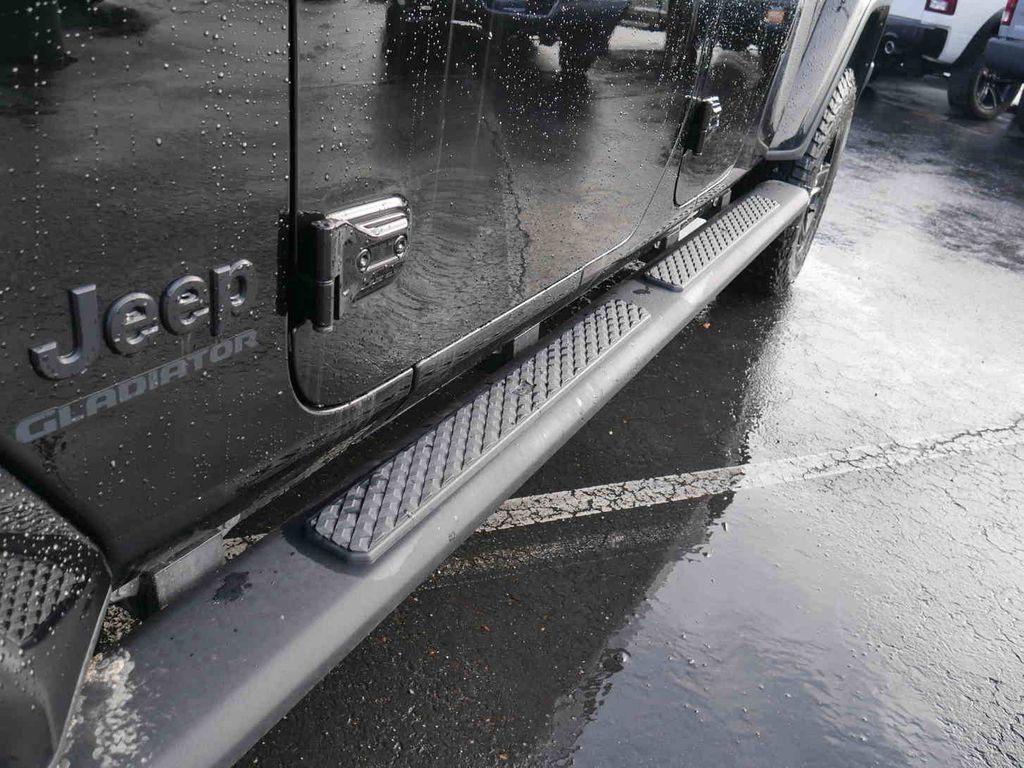 Certified 2021 Jeep Gladiator Sport image 13