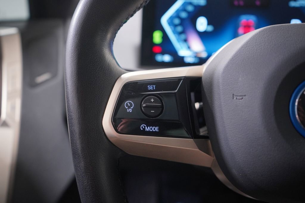 Used 2024 BMW iX xDrive50 image 18