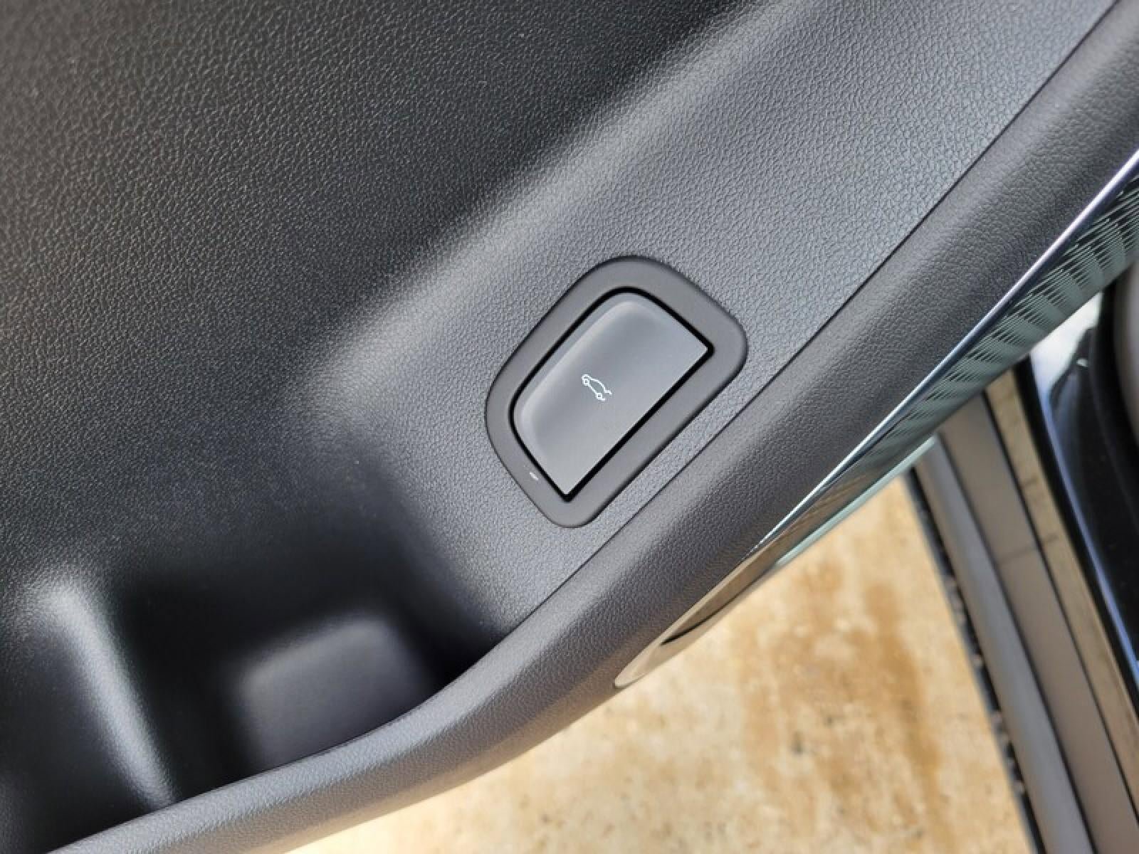 New 2026 GMC Acadia Elevation w/ Elevation Premium Package FWD image 27