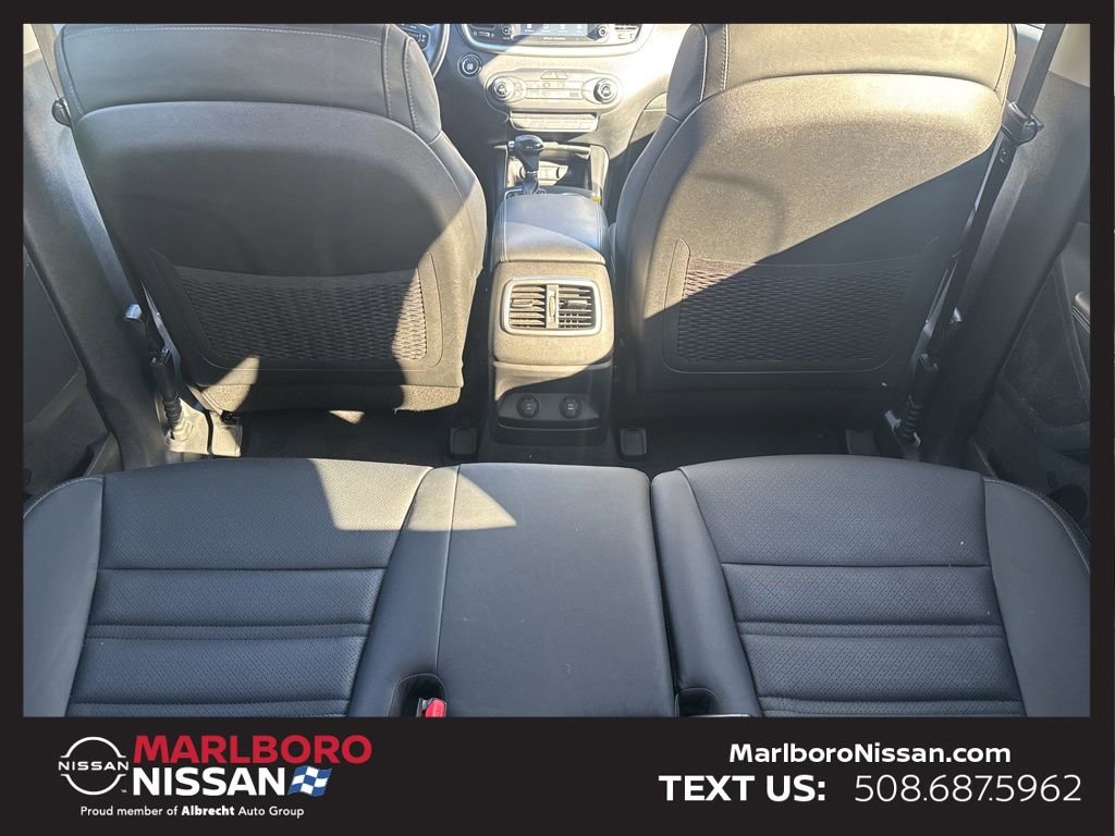 Used 2017 Kia Sorento LX w/ LX Convenience Package image 14