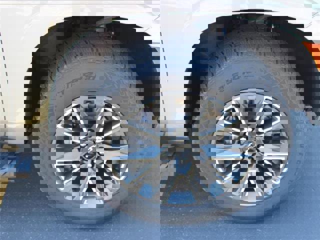 Used 2023 Chevrolet Suburban Z71 image 44