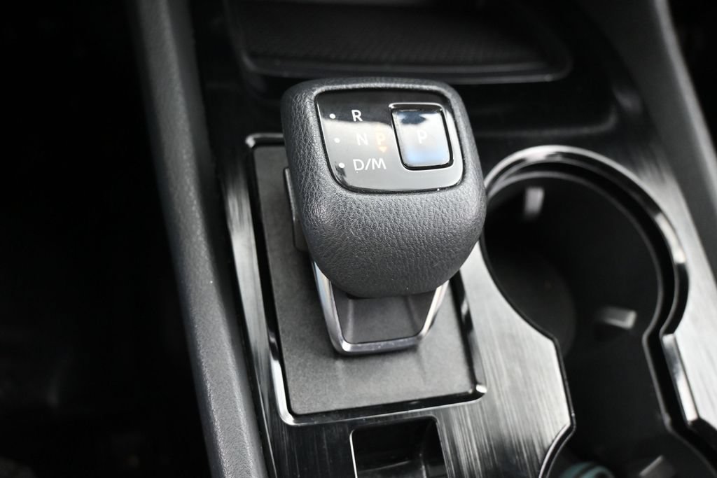 Used 2021 Nissan Rogue S FWD image 19