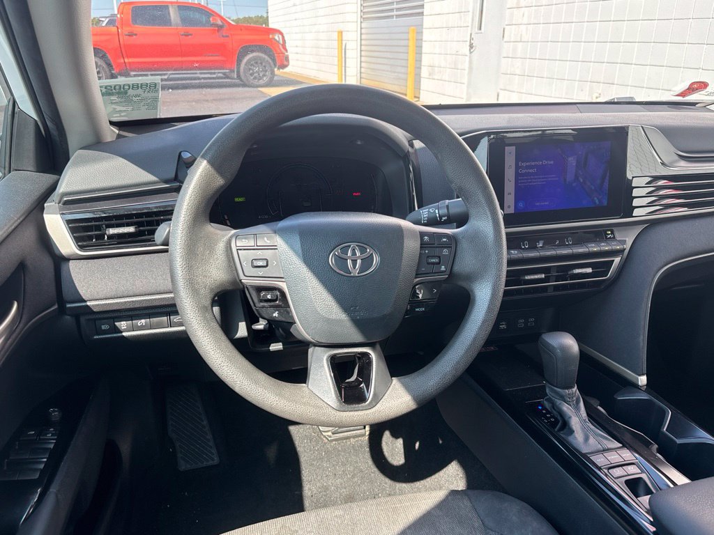 Used 2025 Toyota Camry LE w/ Convenience Package FWD image 3