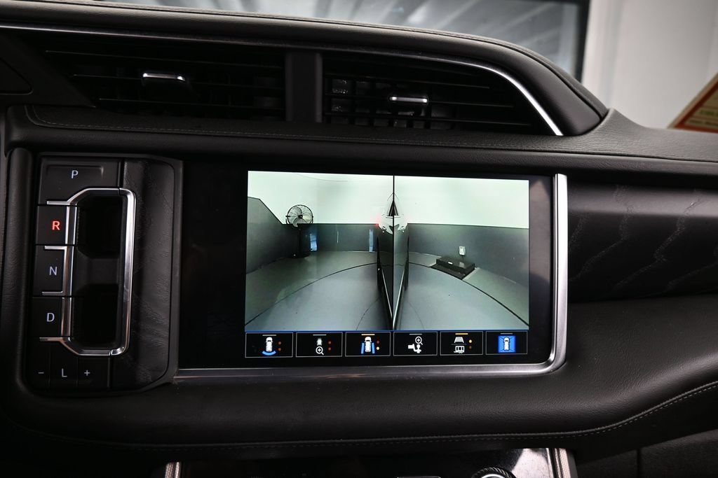Used 2024 GMC Yukon XL Denali RWD image 24