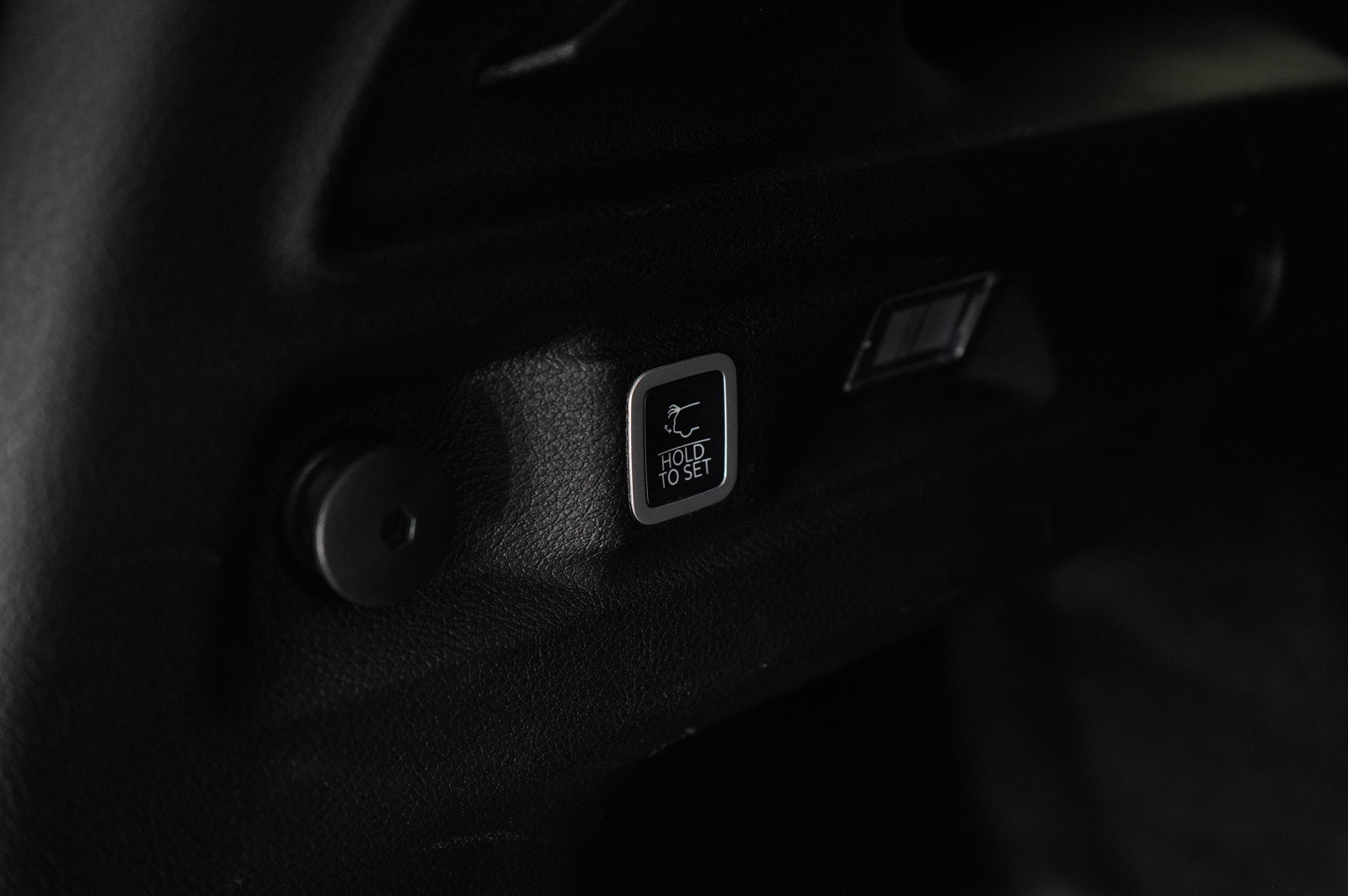 Used 2023 Jeep Grand Cherokee L Laredo image 20