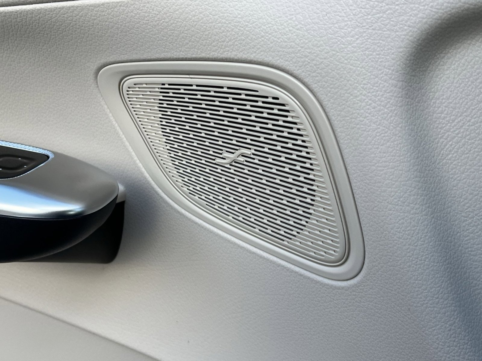 New 2026 Mercedes-Benz GLC 300 4MATIC image 34