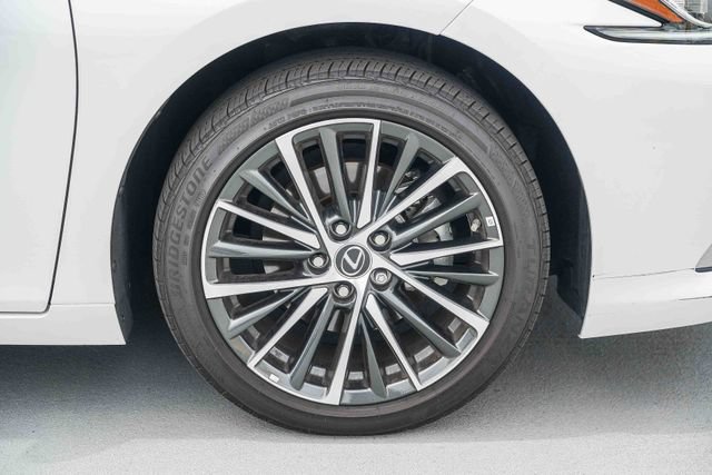 Used 2025 Lexus ES 300h w/ Premium Package FWD image 20
