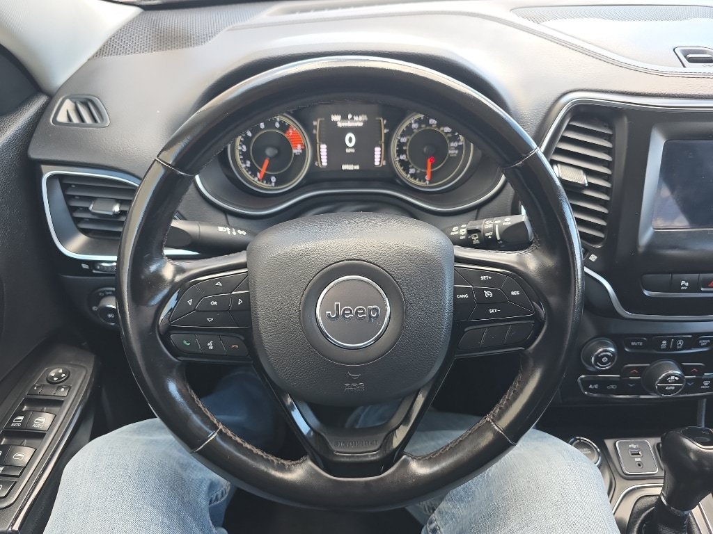 Used 2020 Jeep Cherokee Latitude Plus AWD/4WD image 10