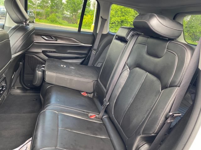 Used 2023 Jeep Grand Cherokee Limited AWD/4WD image 20