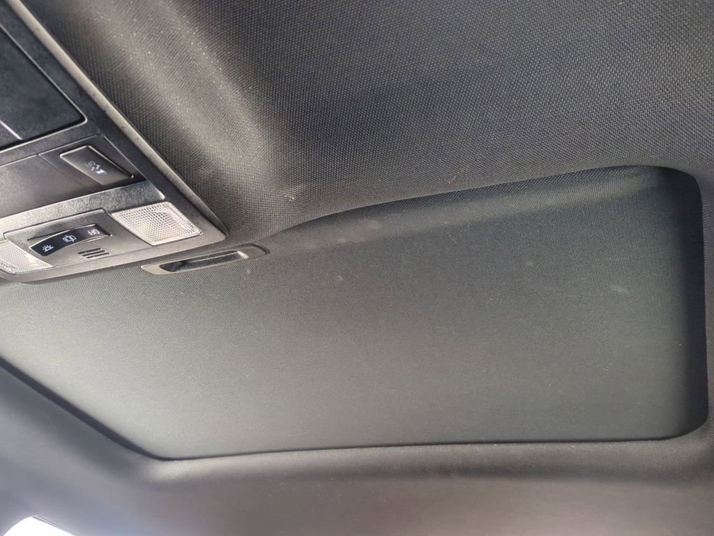 Used 2019 Toyota Tacoma Limited image 22