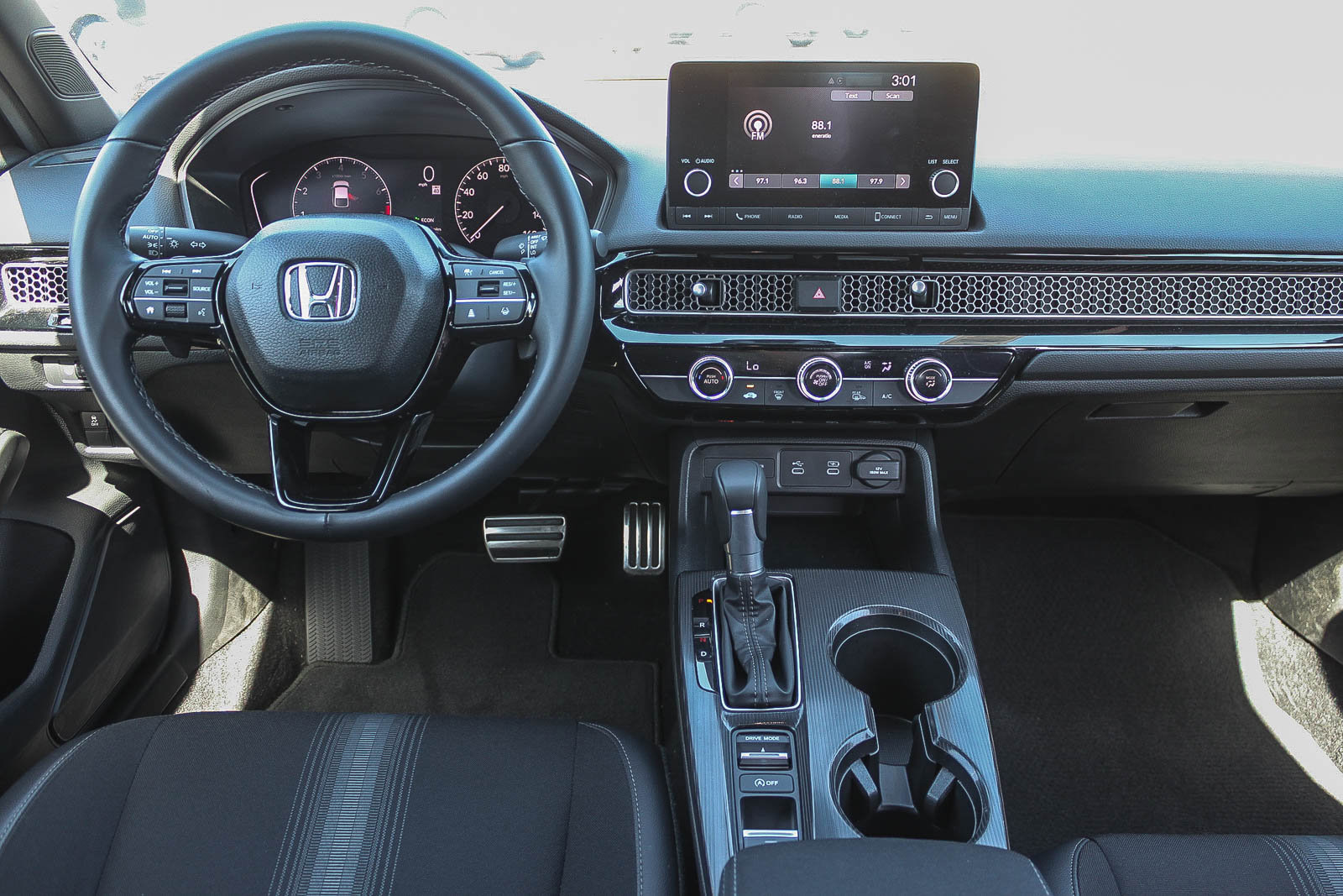 Used 2025 Honda Civic Sport image 14
