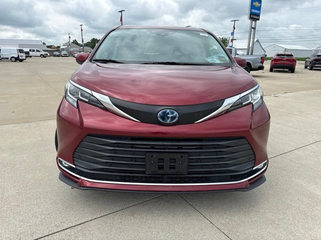 Used 2021 Toyota Sienna XLE AWD/4WD image 14