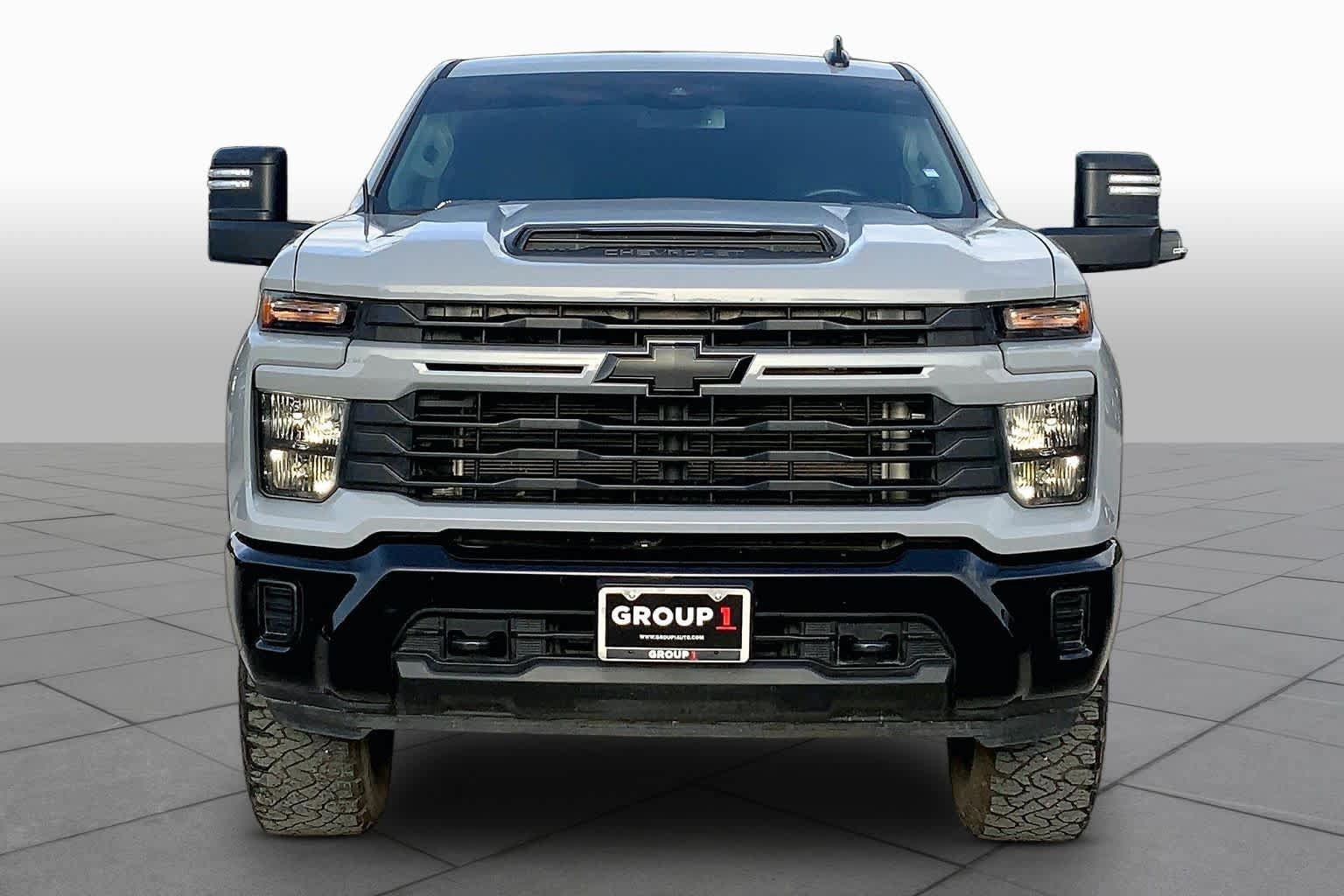 Used 2024 Chevrolet Silverado 2500 Custom w/ Custom Value Package AWD/4WD image 4