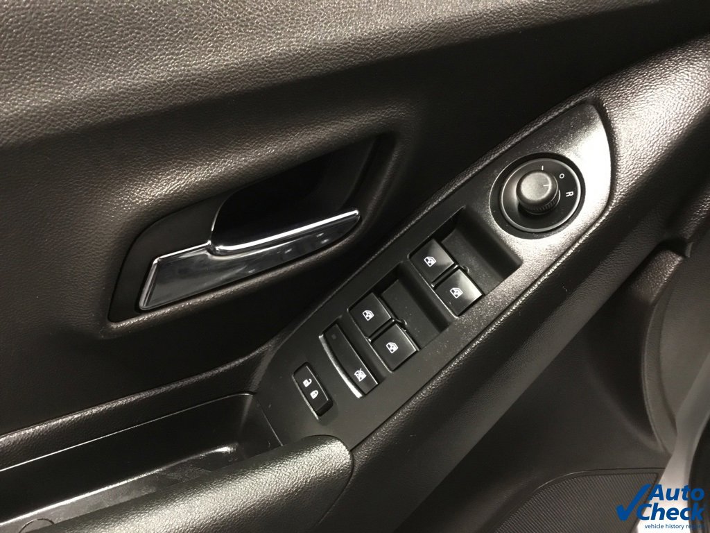 Used 2017 Chevrolet Trax LT w/ Driver Confidence Package image 21