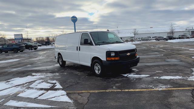 Used 2017 Chevrolet Express 3500 Extended image 3