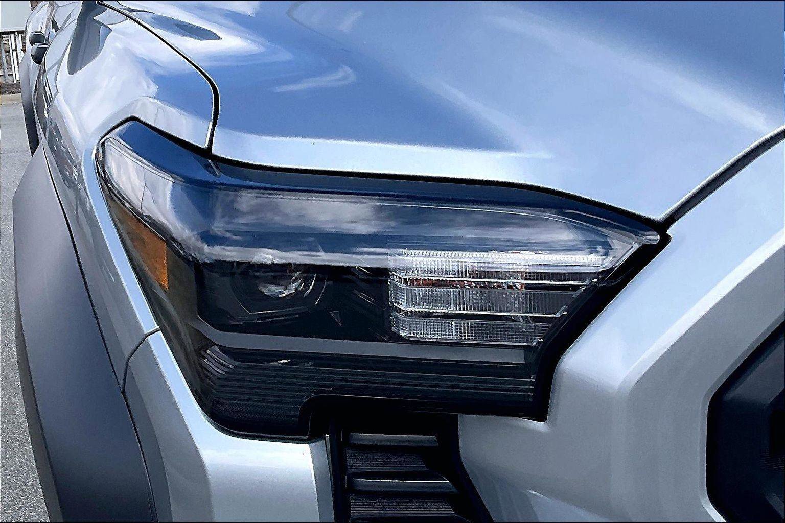 Used 2024 Toyota Tacoma TRD Off-Road image 30