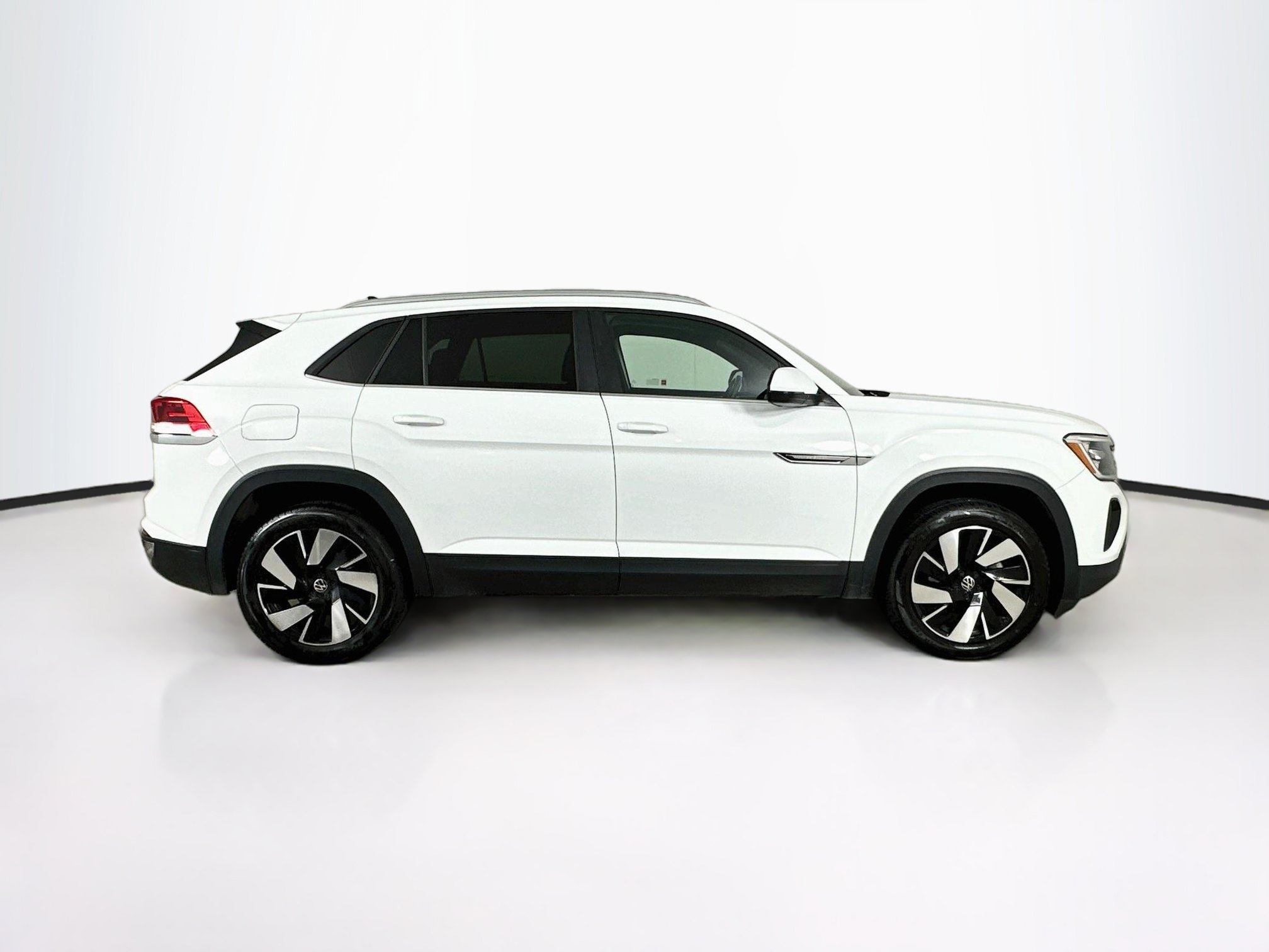 Used 2025 Volkswagen Atlas Cross Sport SE FWD image 10