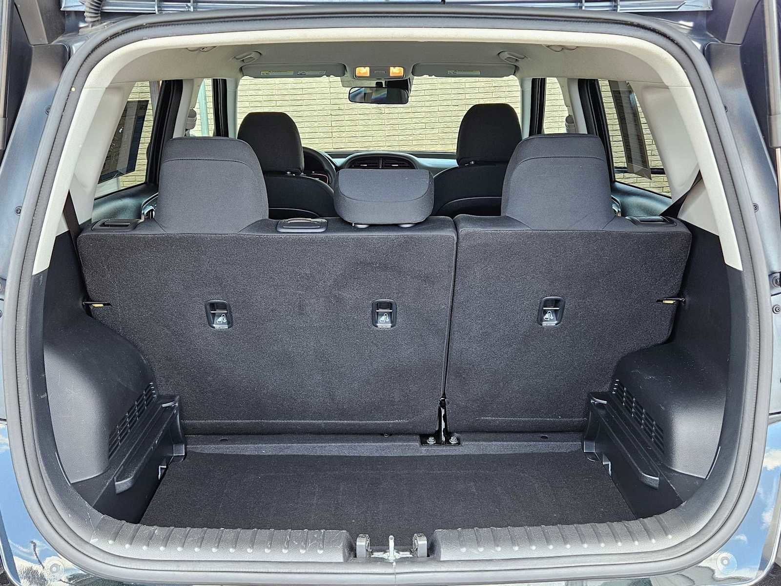 Certified 2025 Kia Soul LX w/ LX Technology Package FWD image 34
