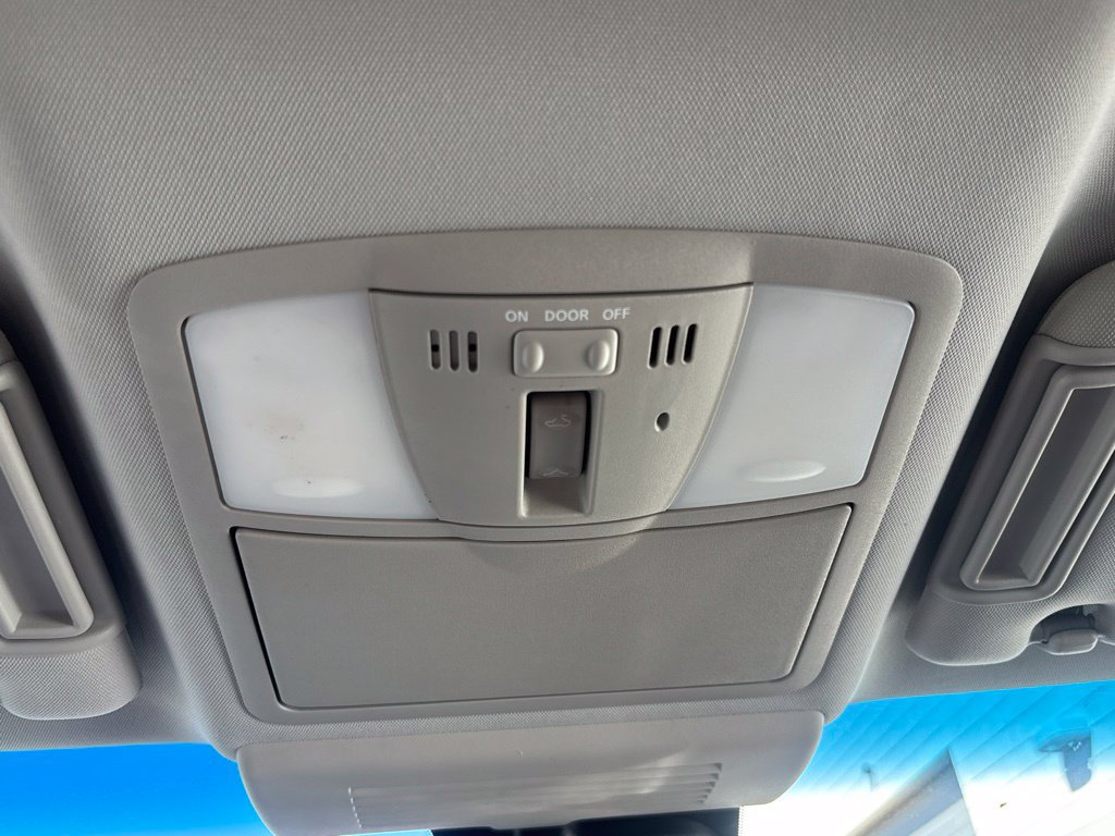 Used 2017 Nissan Armada Platinum RWD image 16