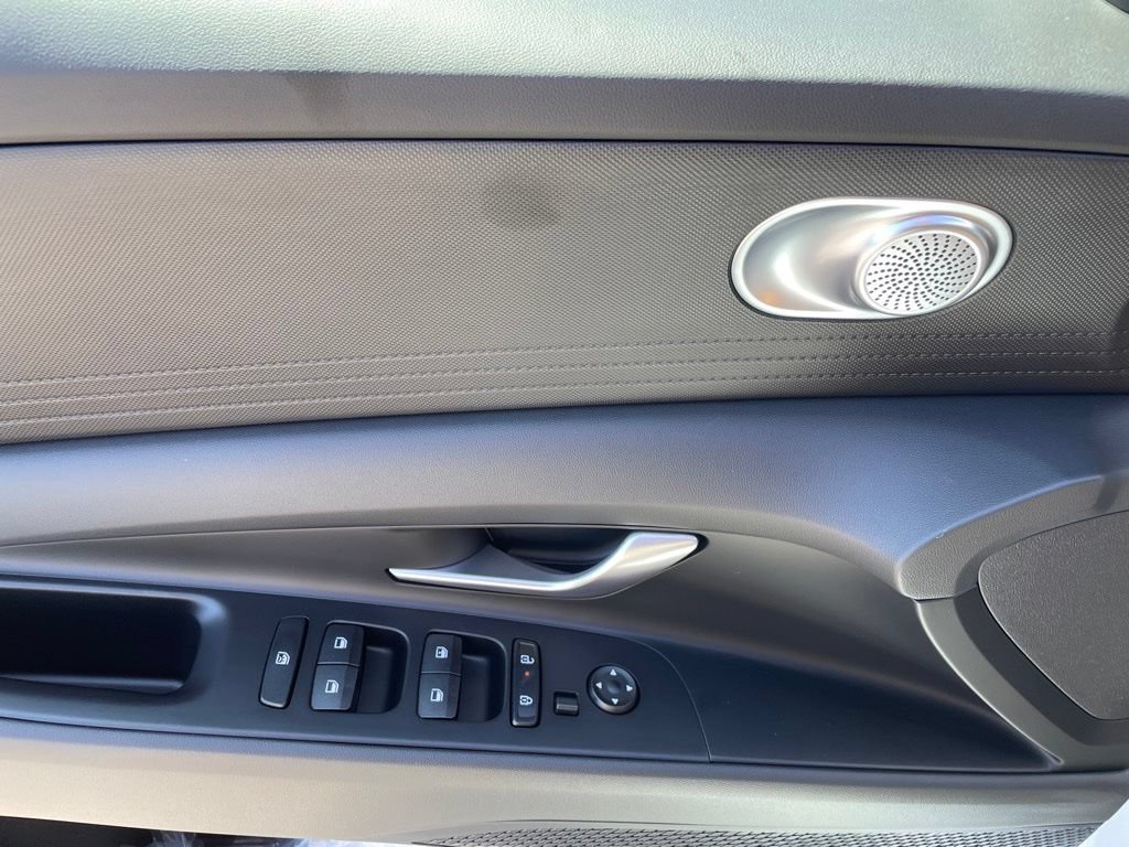 New 2026 Hyundai Elantra SE FWD image 8