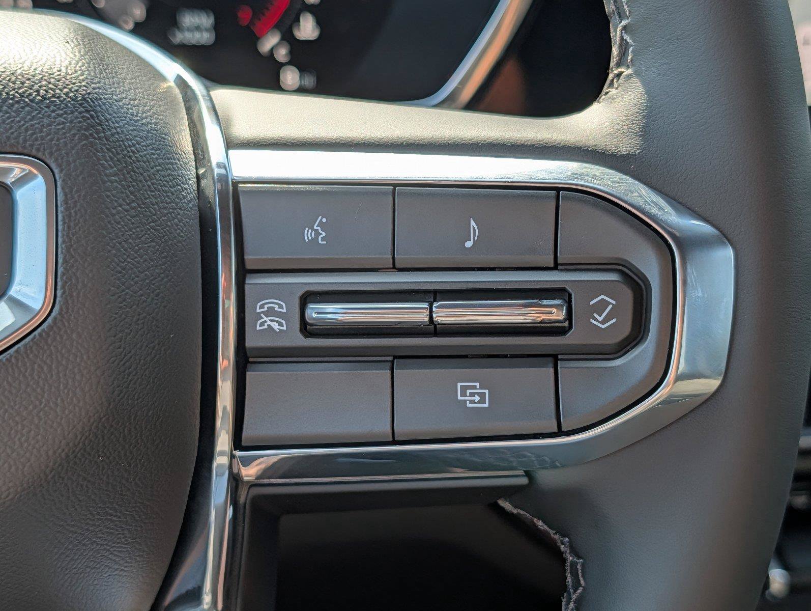 New 2026 GMC Canyon Elevation w/ Convenience Package RWD image 25