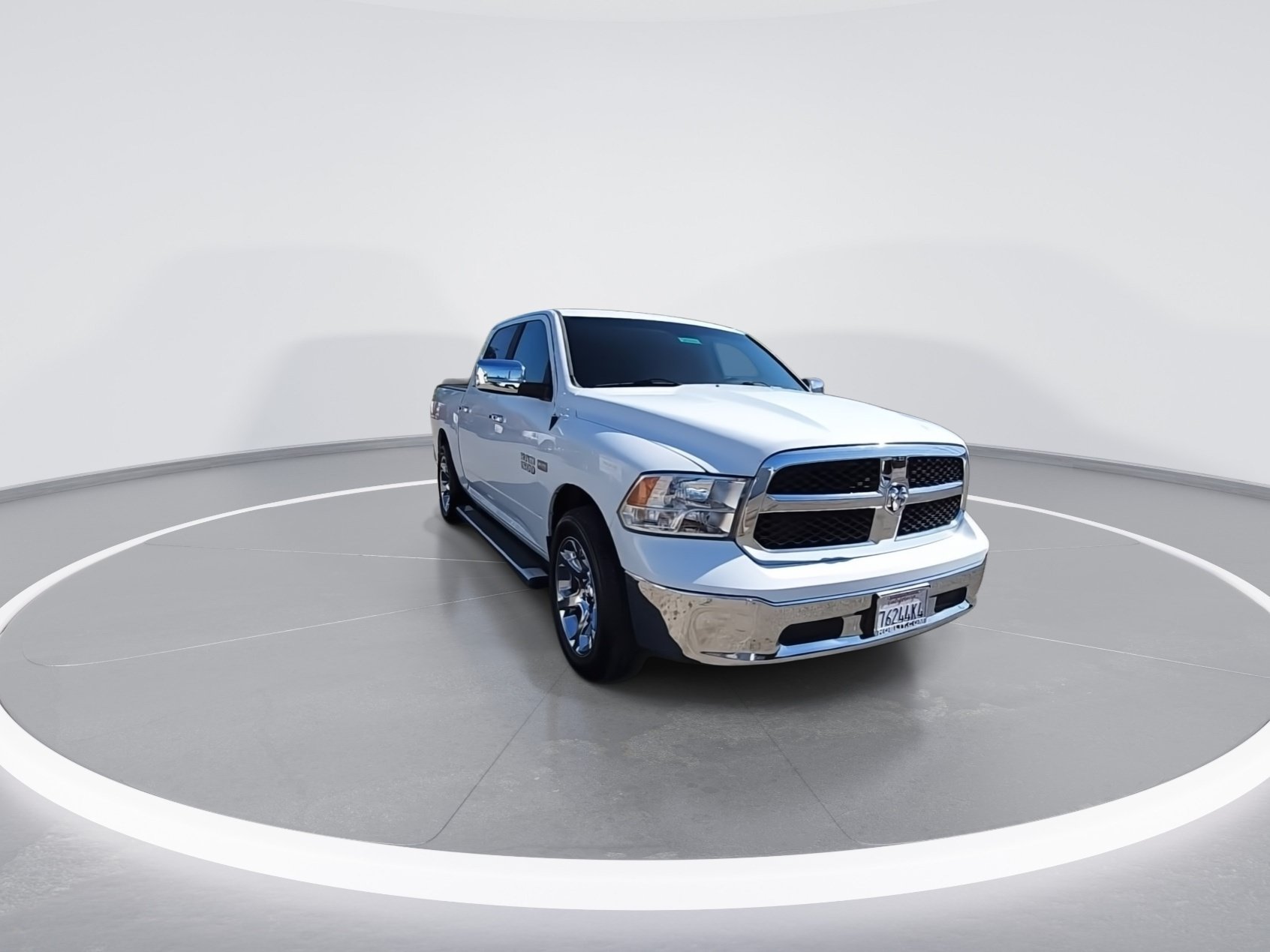 Used 2017 RAM 1500 Classic SLT RWD image 2