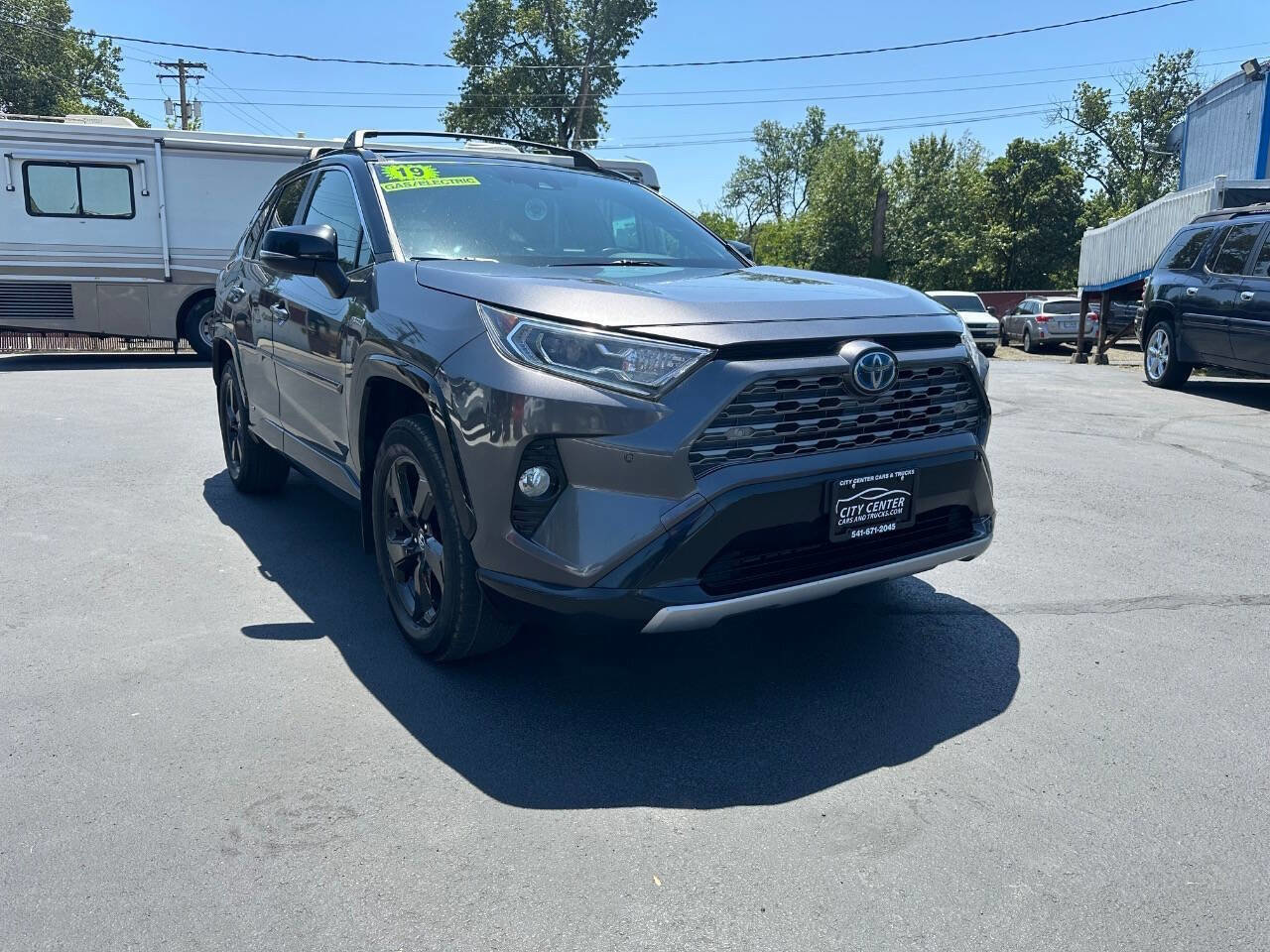 Used 2019 Toyota RAV4 XSE image 2