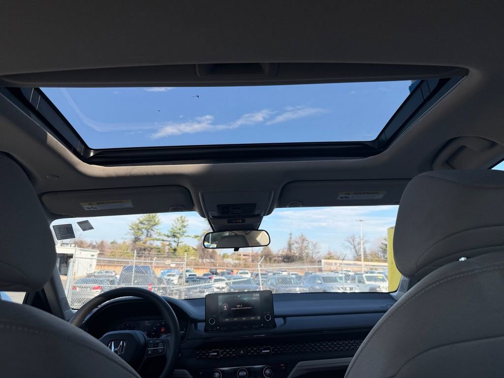 Used 2023 Honda Accord EX image 24