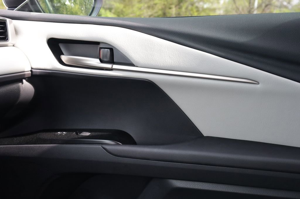 Used 2026 Toyota Camry LE w/ Convenience Package FWD image 15