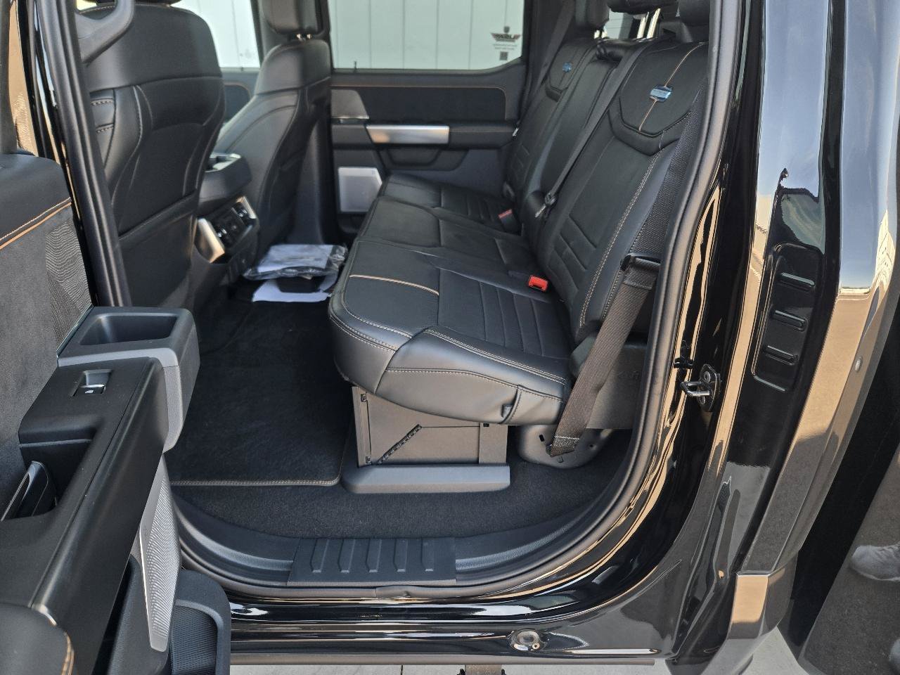 Used 2024 Ford F450 Platinum AWD/4WD image 37