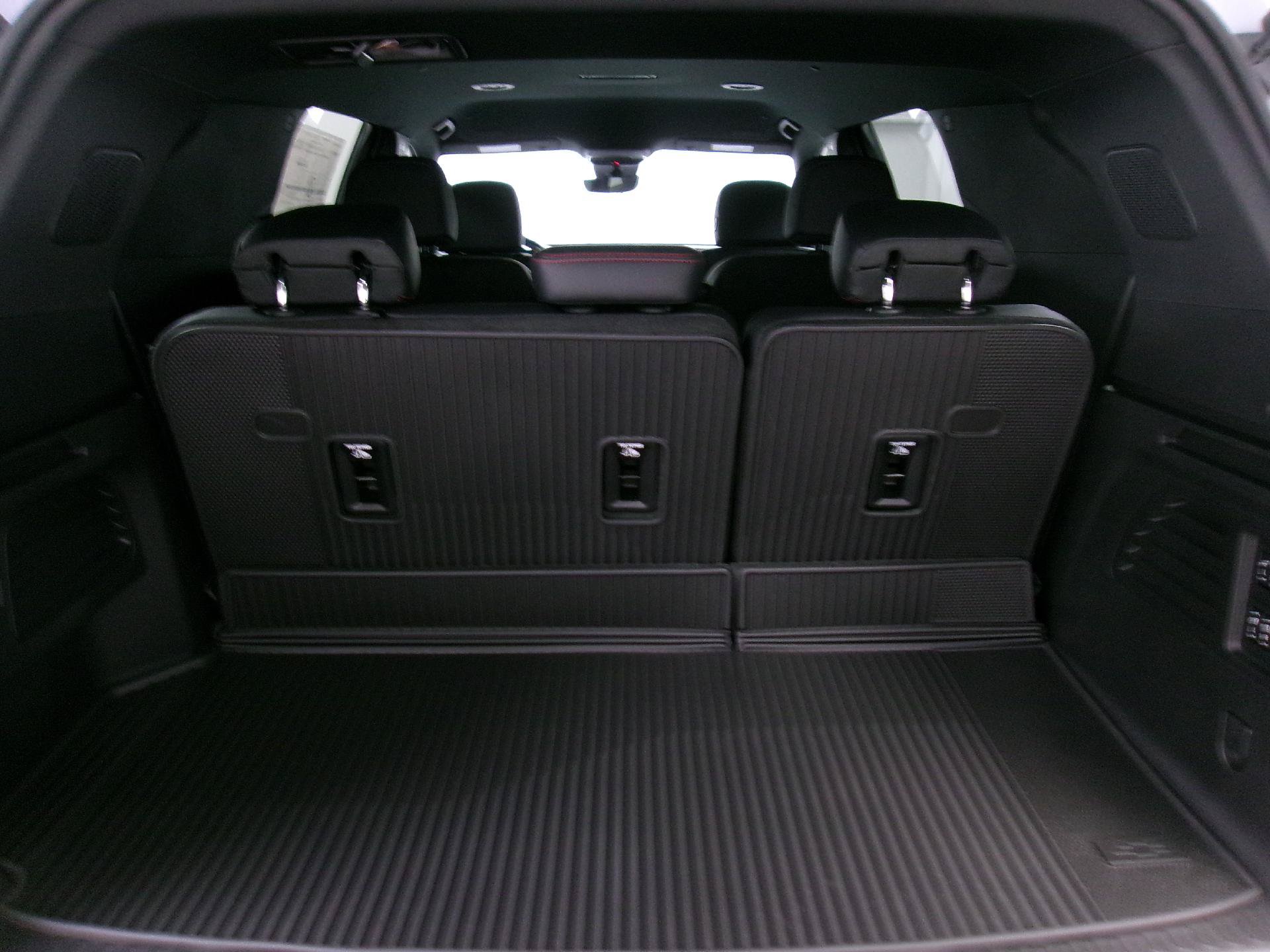 New 2026 Chevrolet Traverse RS w/ LPO, Floor Liner Package FWD image 13