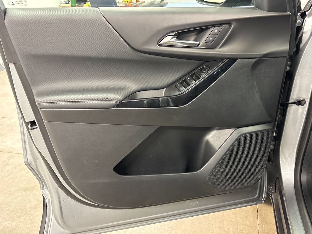 Used 2026 Chevrolet Equinox LT FWD image 21