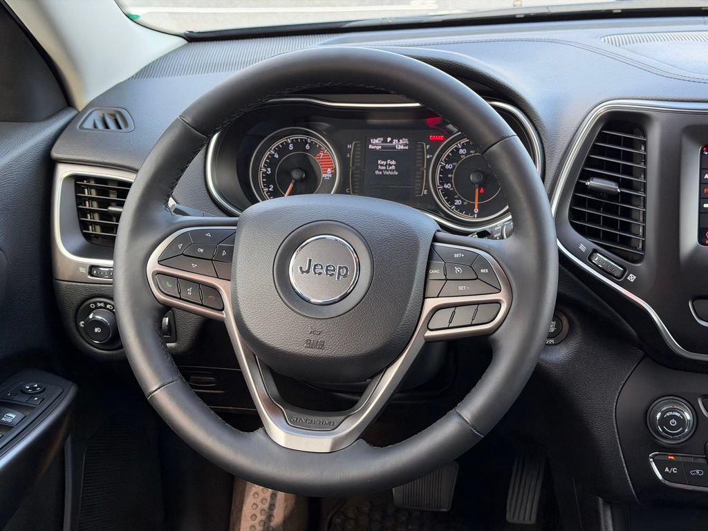 Used 2020 Jeep Cherokee Latitude Plus w/ Cold Weather Group AWD/4WD image 20
