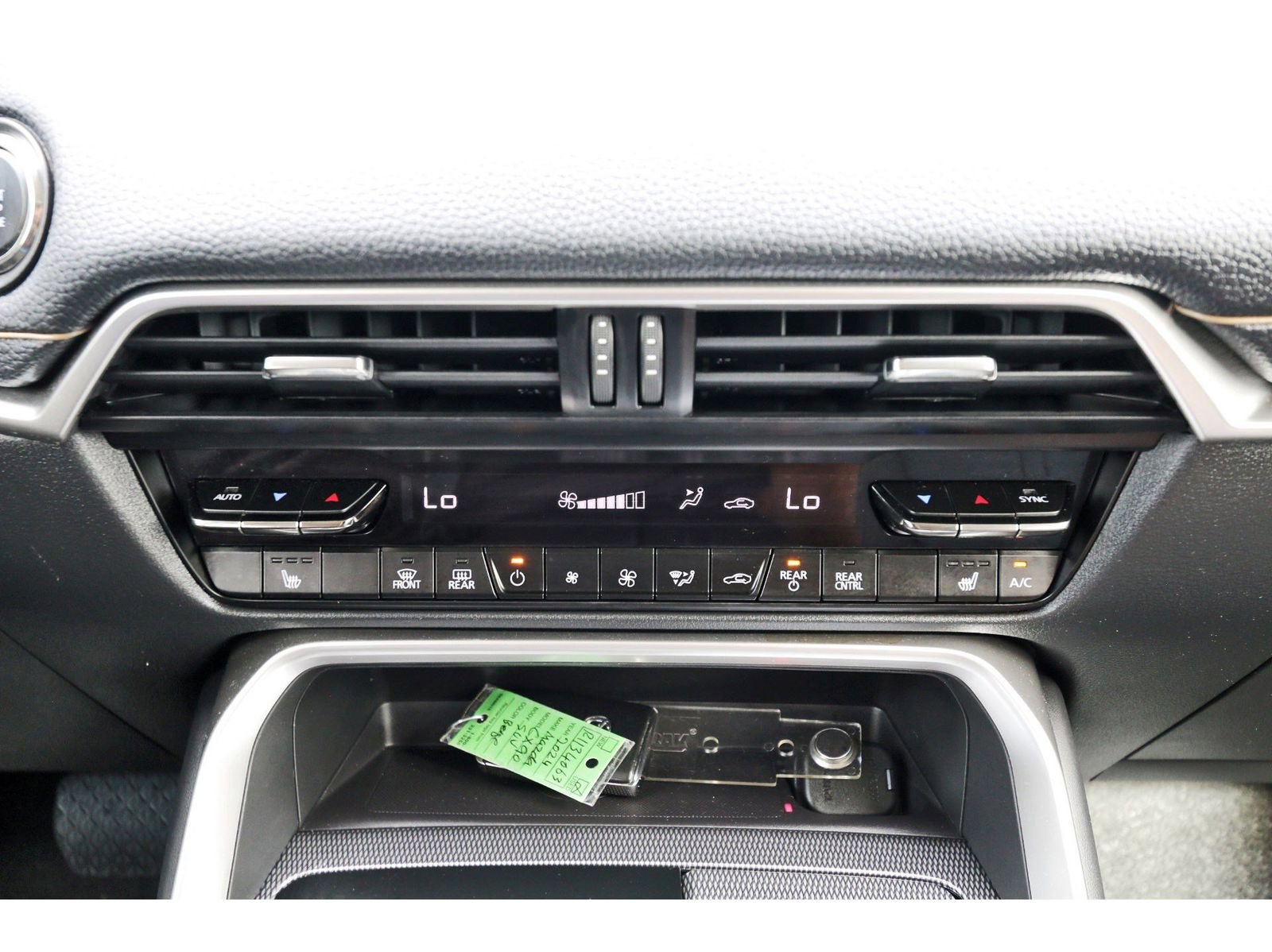 Used 2024 MAZDA CX-90 3.3 Turbo w/ Preferred Plus image 27