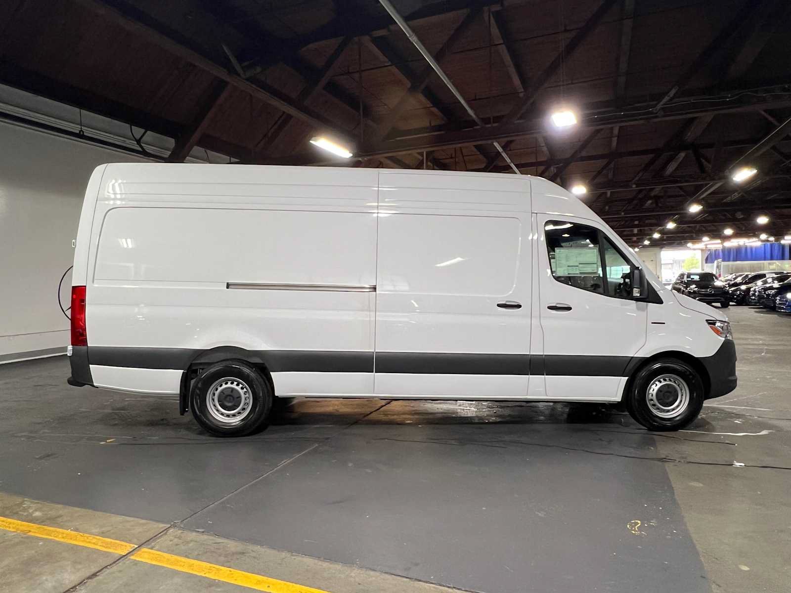 New 2025 Mercedes-Benz eSprinter 170 Cargo image 2