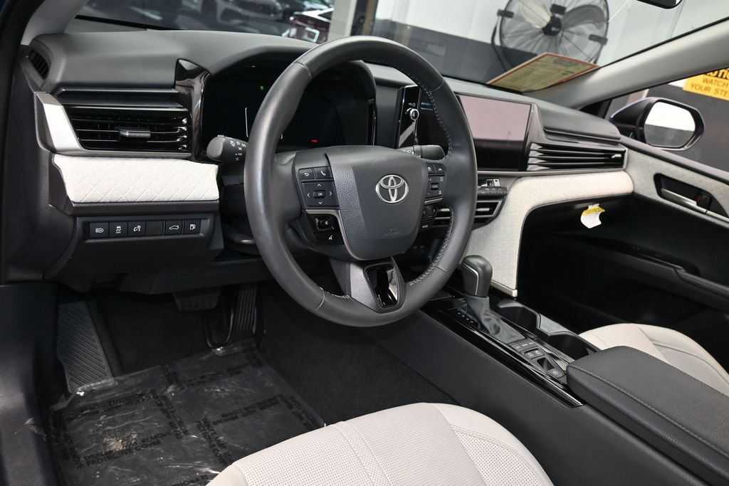 Used 2025 Toyota Camry XLE FWD image 14