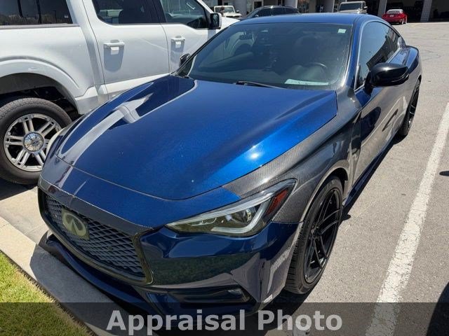 Used 2017 INFINITI Q60 Red Sport 400 AWD/4WD image 2