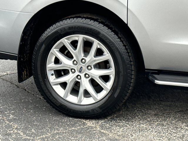 Used 2021 Ford Expedition Max XLT image 6