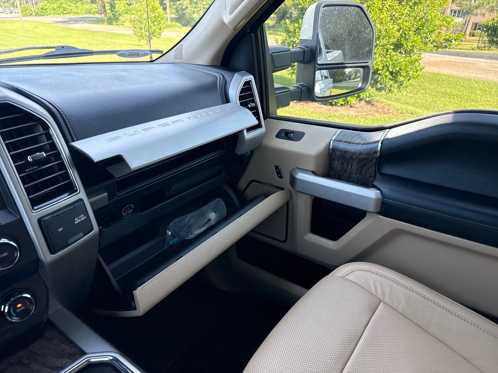Used 2018 Ford F250 Lariat w/ Lariat Value Package RWD image 36