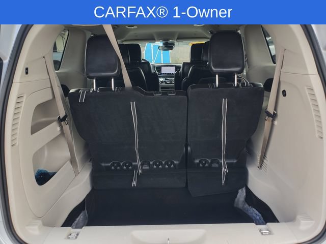 Used 2023 Chrysler Pacifica Touring-L FWD image 31