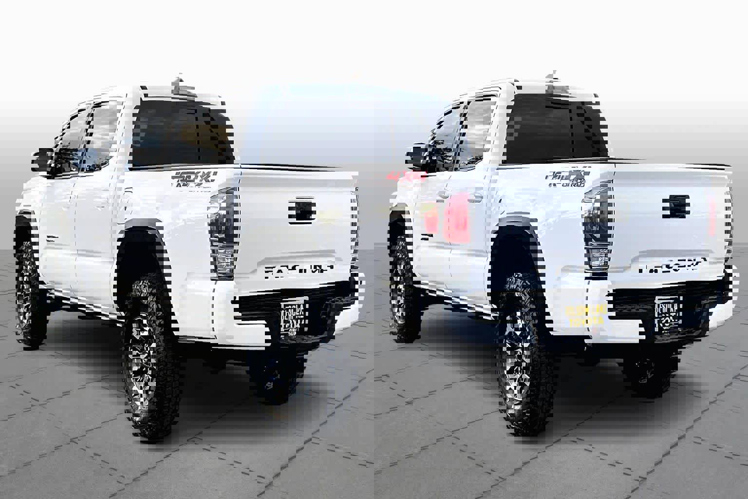 Certified 2021 Toyota Tacoma TRD Off-Road image 11